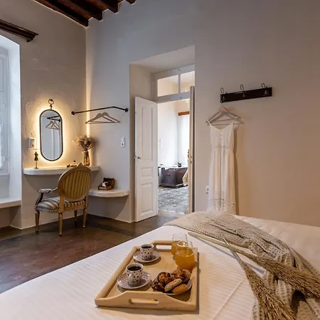 The Locals * Kato Potamia (Naxos)