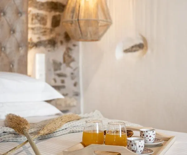 The Locals Apartment