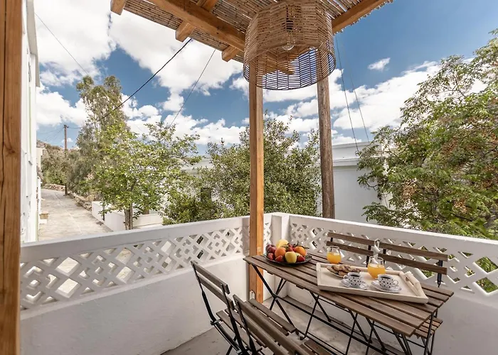 The Locals Kato Potamia (Naxos)